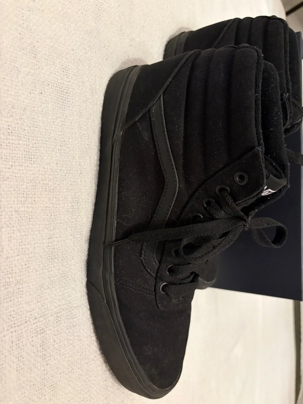 Vans Men’s Black High-Top Skate Sneakers